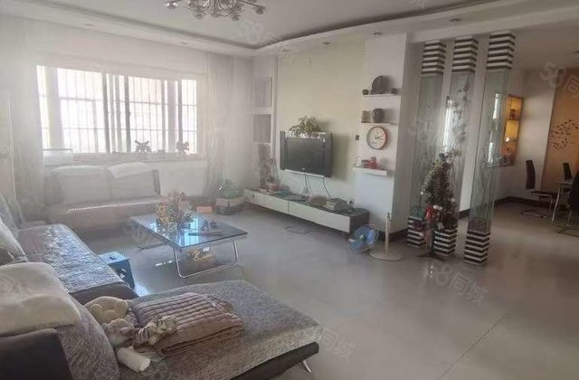 单价六千,高新区文轩,凤凰新城,带大储藏室,免大税,可按揭