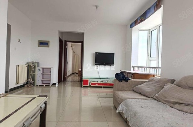 香江西邻 水城雅居 刚需小三房 高层视野好采光好，有证可贷款