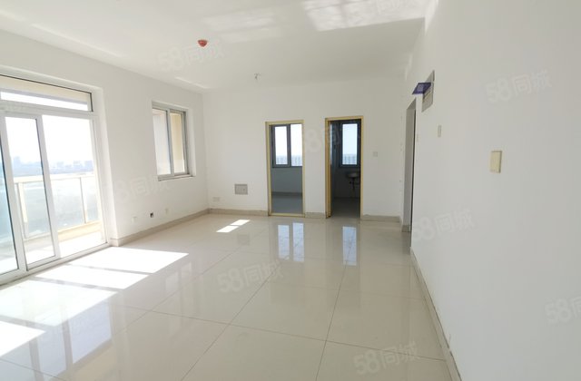 单价4开头，次新小区新房未住，127平61万双阳台，看房方便