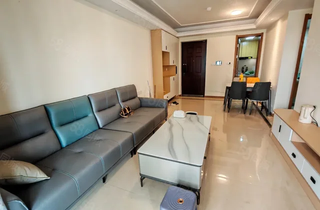 开发区 东昌东 集美小三室婚房   急卖 随时看