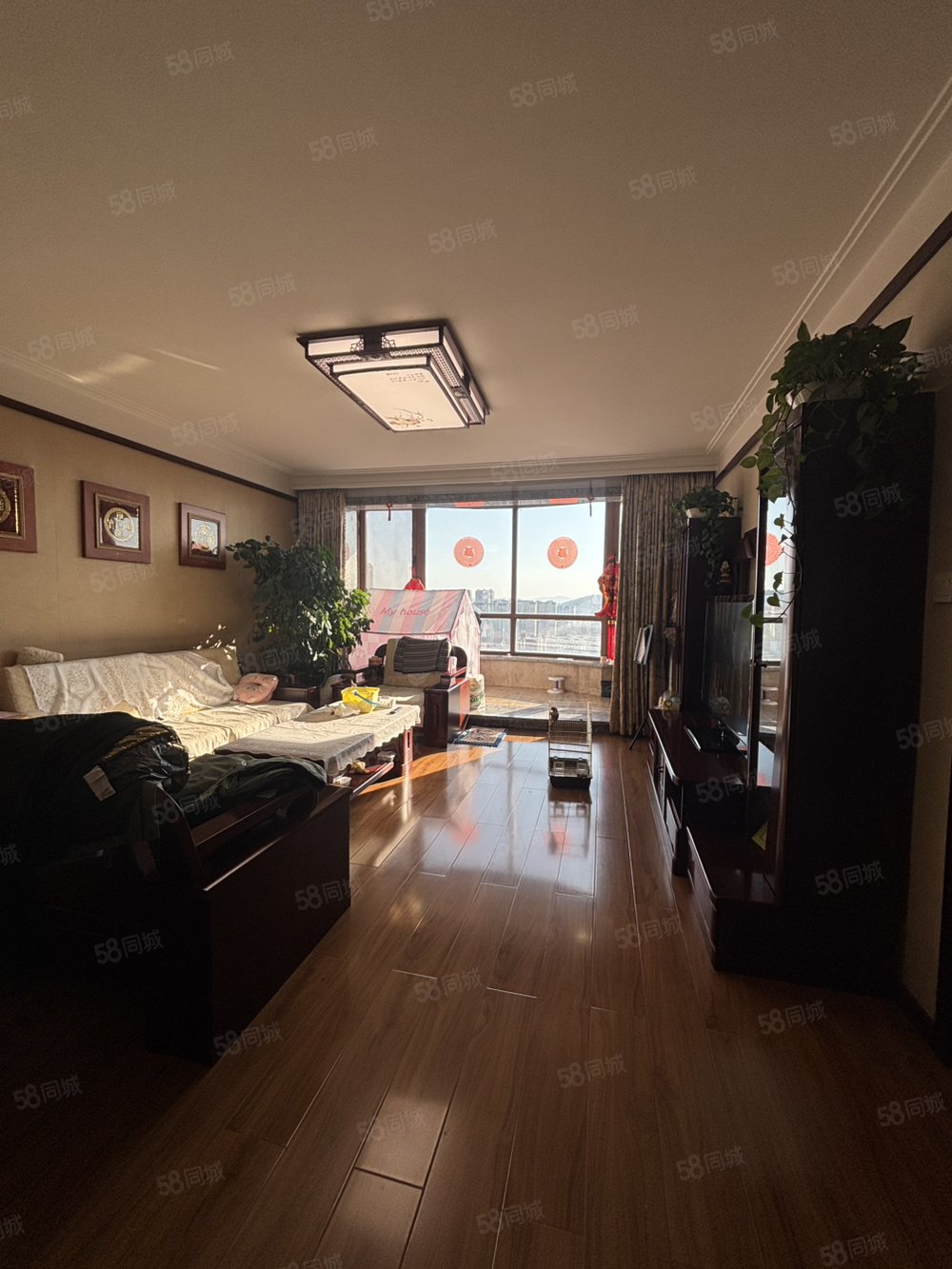 东方新城3室2厅1卫131㎡南北59万