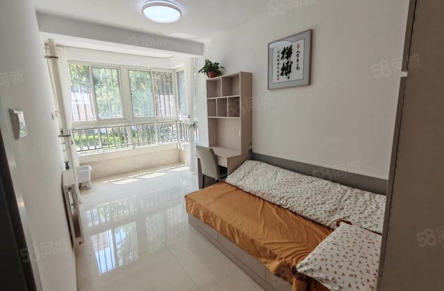 业主急售！    ！二中附近 士骇河边精装三居 边户全明戸型