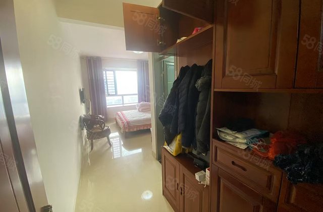 东昌中学本部 中巨一品家苑 电梯3室三叶草户型，水城华府