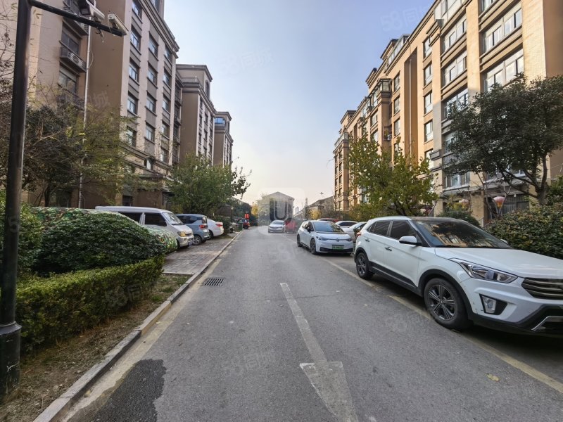 南北通透 精装好房 小三房 高楼层采光充足 带电梯,天明城