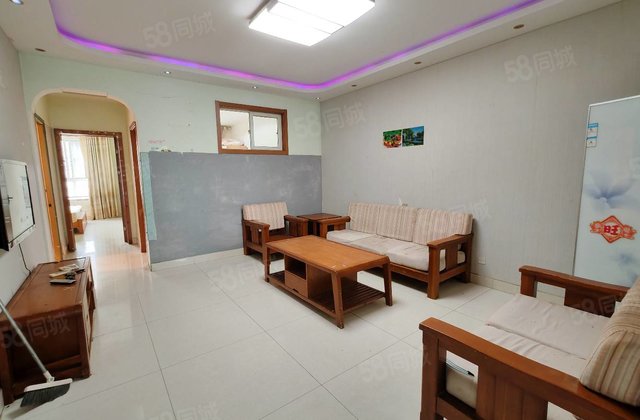 兴华路上！好楼层！单价6千加！南北通透 看房子方便！送储藏室