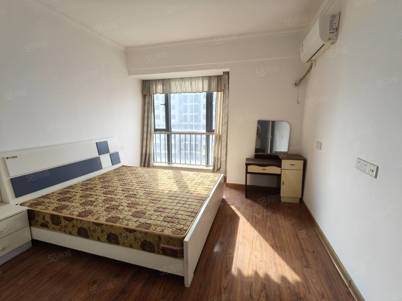 奥林清华3室2厅2卫124㎡南北58万