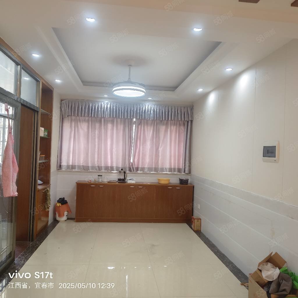 金鼎商业街小区3室2厅2卫130㎡南北80万