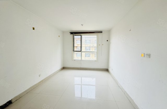 星光水晶丽城西区 振兴路   七中 三室 57万 可按揭急售