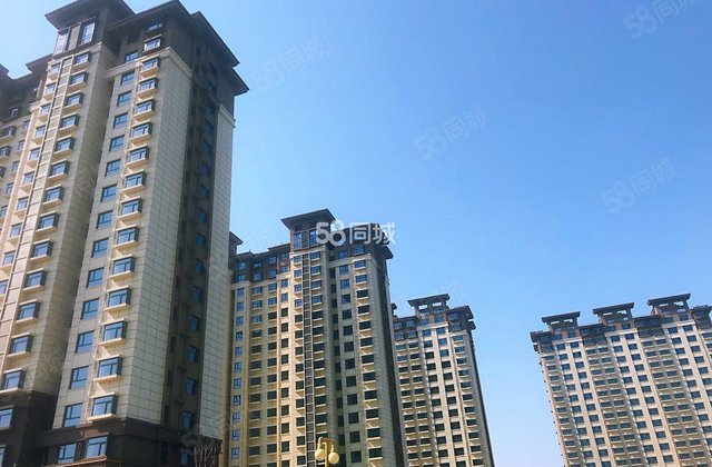 集贤小区火车站文轩西新一中中间楼层东户房龄新带电梯送地下室