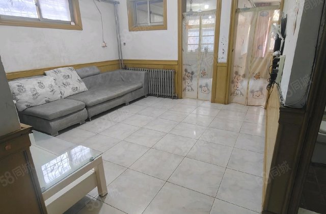 健康路煤厂小区一楼带院 市医院三中北顺 三室