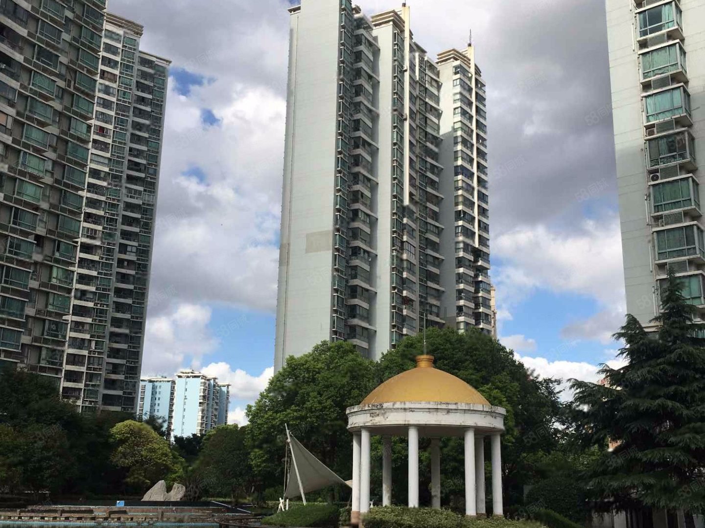 嘉利明珠城2室2厅1卫95.31㎡南900万