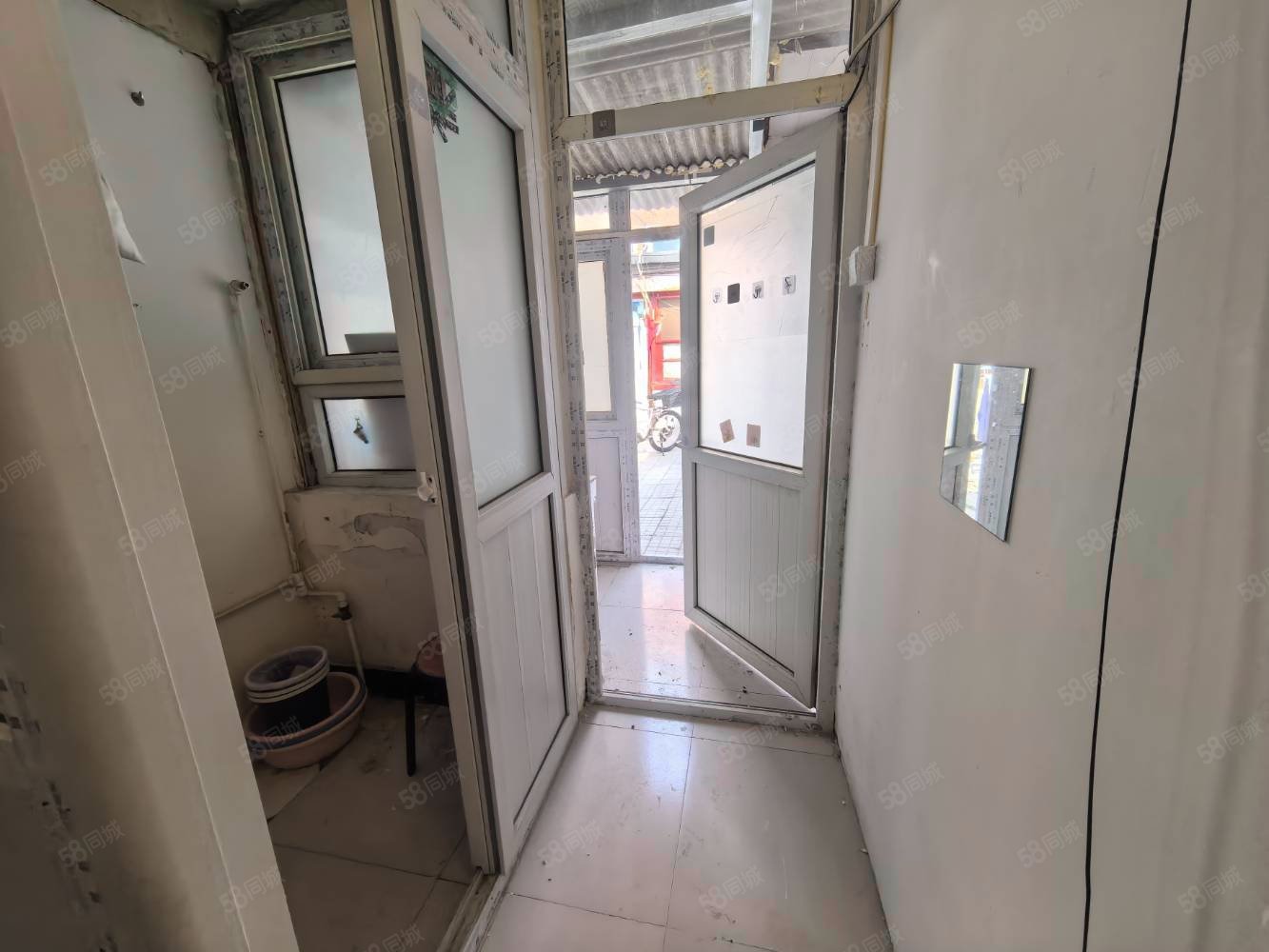 東四十二條胡同1室1廳0衛(wèi)10.5㎡東128萬(wàn)