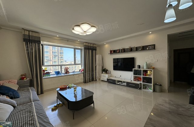 急售 新东方龙湾二期 洋房 中间楼层 带车位和储