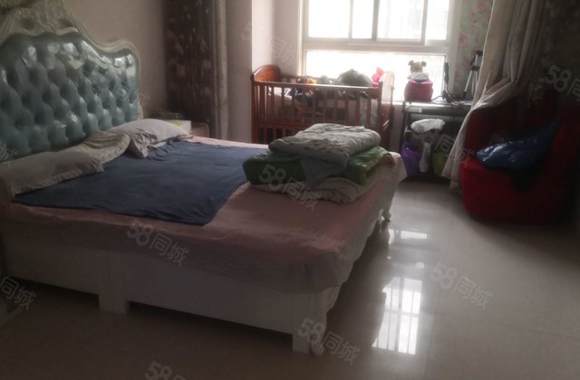 45 翡翠城两室两厅 能隔三室 有证 免大税 随时可看房