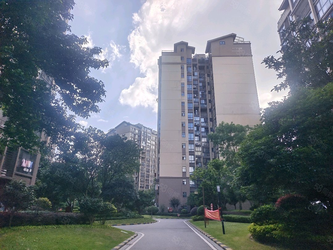 彰泰桃源居4室2厅2卫116㎡南北121万