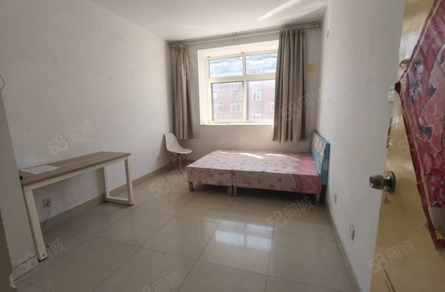 急售  合适一套万达附近桐凤家园中层  阿卡 方正三室