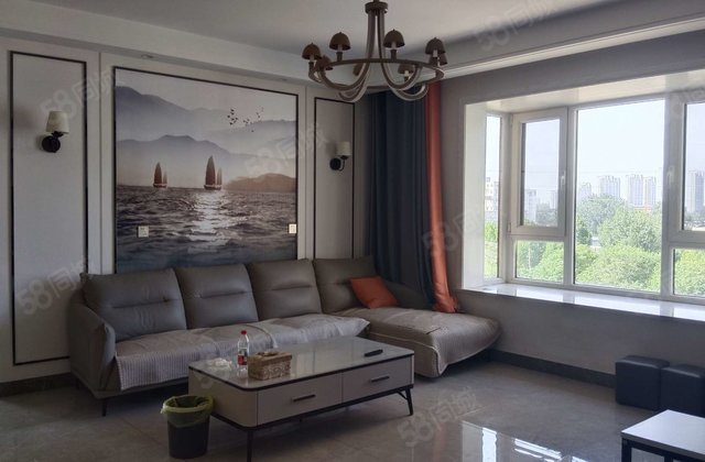 万达旁 西边户 明星兰庭 次新房  精装刚需大三居  送车储