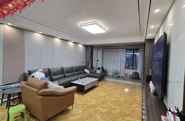 180平 简单装修 碧桂园国岳府 4室2厅 南北通透 电梯房