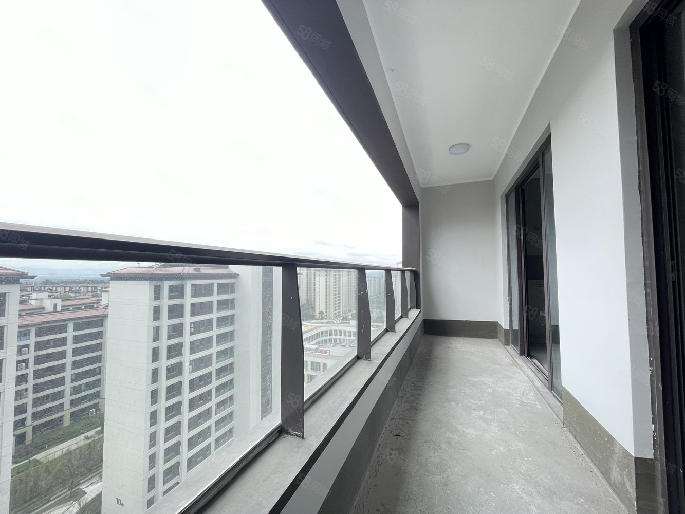 世茂建杭国风澜园3室2厅2卫102㎡南北188万