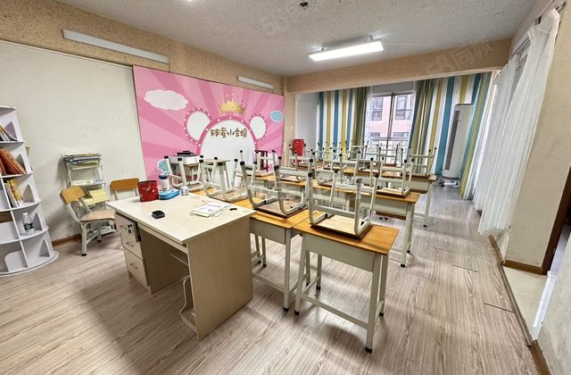 自由时代1室1厅65㎡29.9万二手房图片