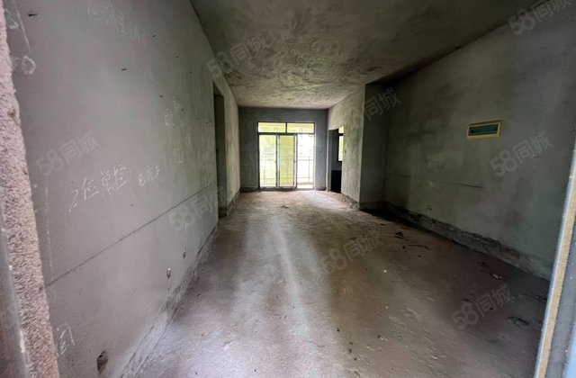 后海温泉小镇二期3室2厅115㎡53万二手房图片