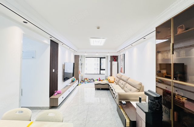 真实在售 东苑中学 裕昌莲湖湾 精装婚房 三居室 带车位