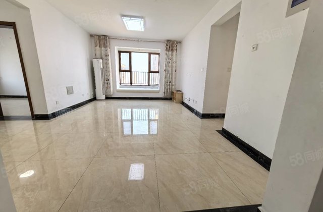 文轩总校东关国际东区 小高层的东边户 车位 储藏室 新房未住