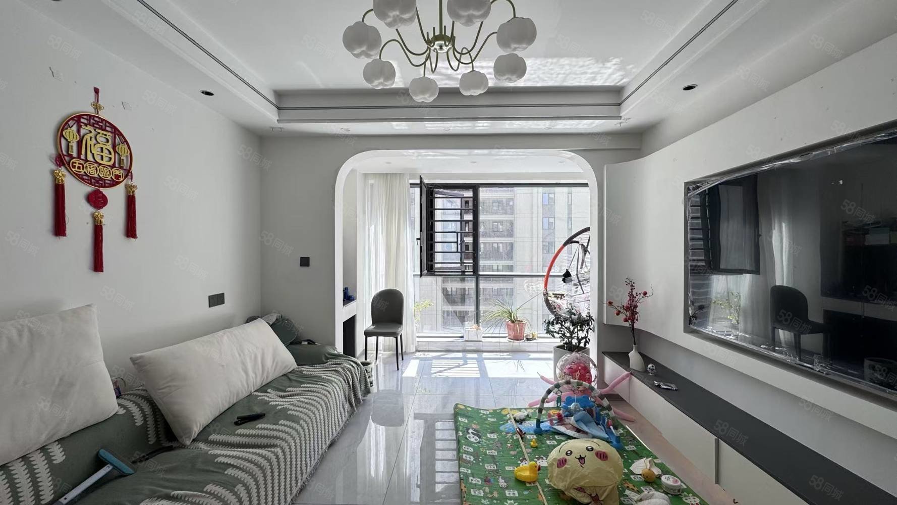 合景泰富云湖天镜3室2厅2卫110㎡南北73.8万