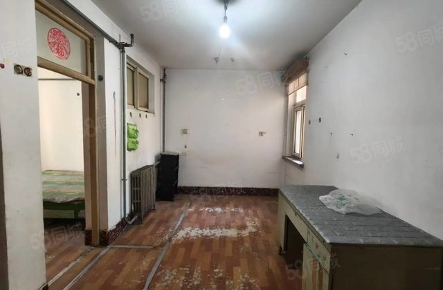 老文轩书        步梯中间楼层 家属院 中医院 农行