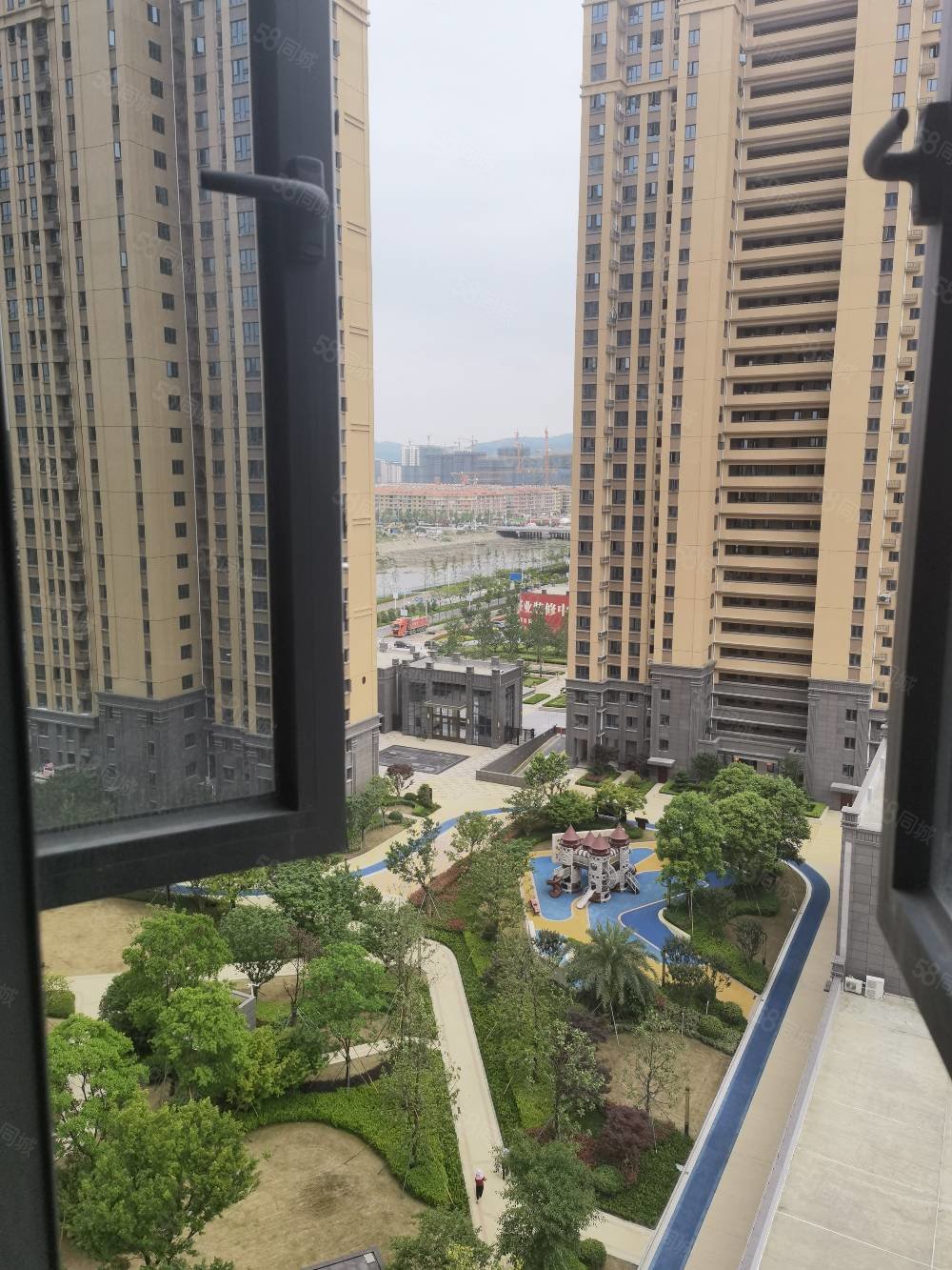 瑞盛中央花园西边户电梯中层3房南北通透单价仅售12700