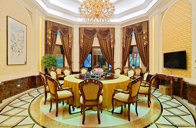 保利阆峰云墅8室3厅598.92㎡1250万二手房图片