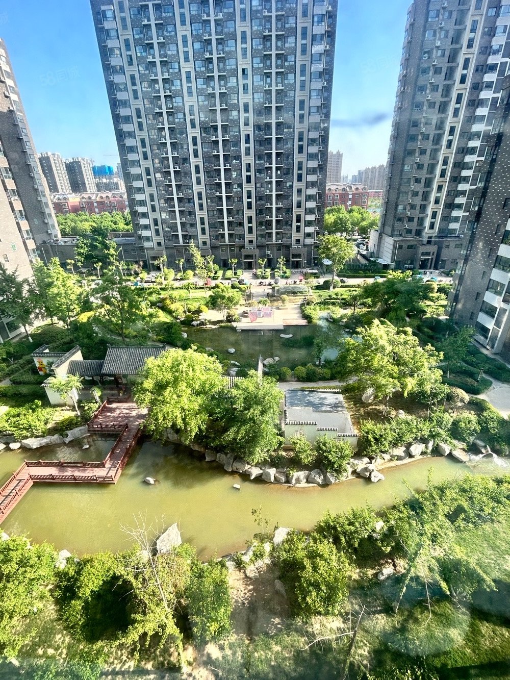 阿尔卡迪亚荣园(四期)3室2厅2卫150㎡南北145万