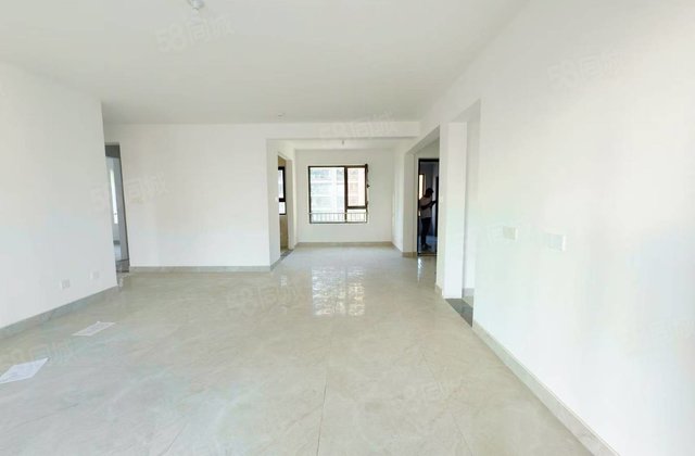 万达旁     50个 江山印电梯花园式 洋房 送车位