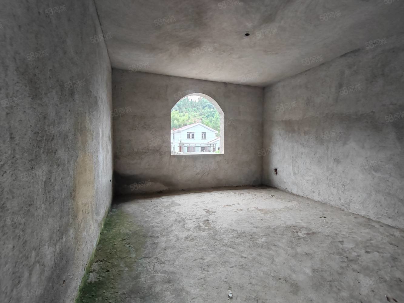 湖田壹号7室3厅3卫420㎡南北169万