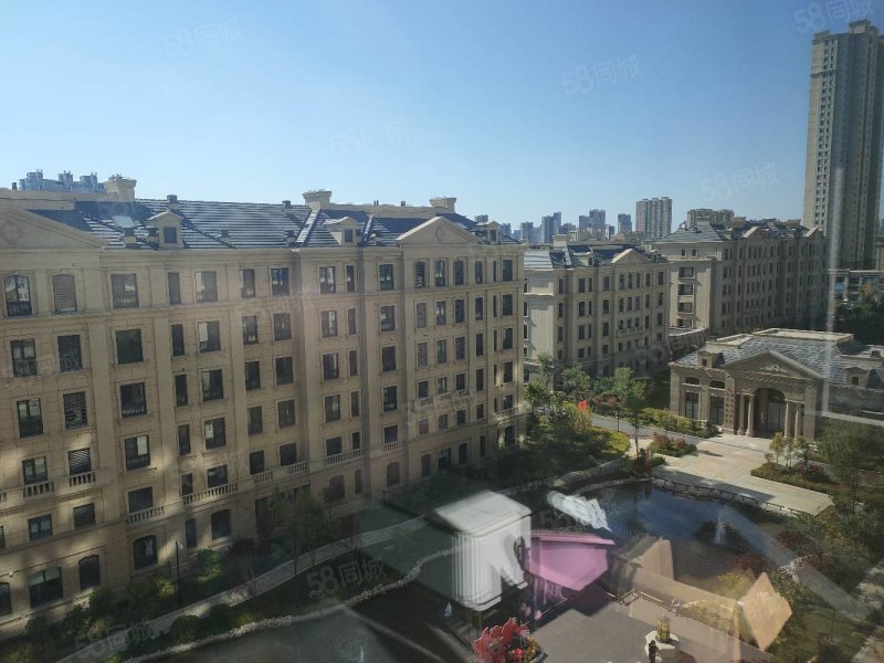 大正臻园3室2厅2卫187㎡南北268万