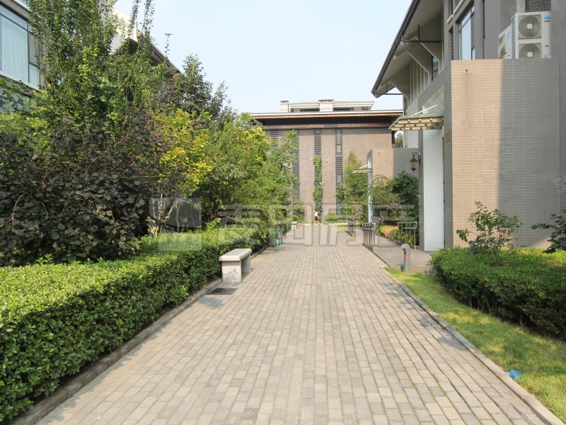 朱雀門小區(qū)4室2廳3衛(wèi)326.02㎡南北4800萬(wàn)