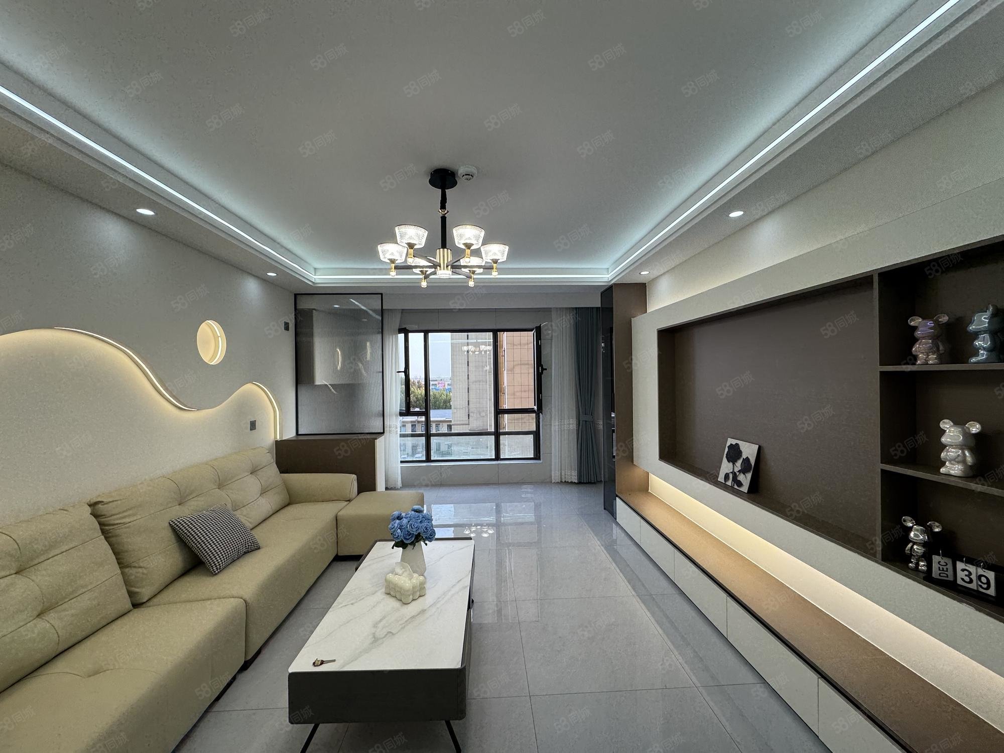 新苑名府3室2厅1卫102.76㎡南北49.8万