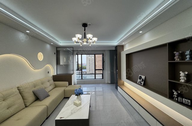 新苑名府3室2厅1卫102.76㎡南北49.8万