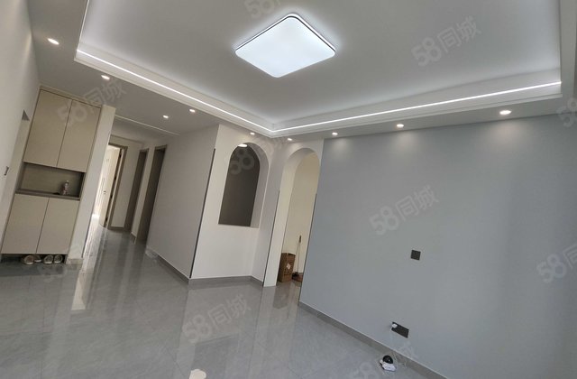 精装修 总高5楼 中间3层  小区安静 生活便利  卫生干净