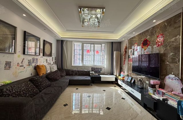 金地国际城A区3室2厅136㎡55.8万二手房图片