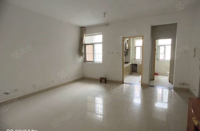 松贵路，东李铭居，两室两厅一卫，免大税