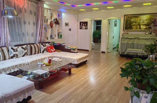 平凉电大综合楼3室2厅166㎡106万二手房图片