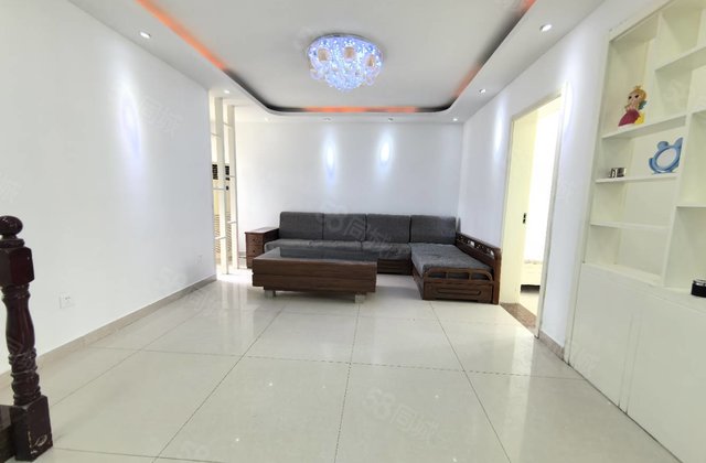 站前街 郁光   错层 中间楼层 精装修 户型方正 送储