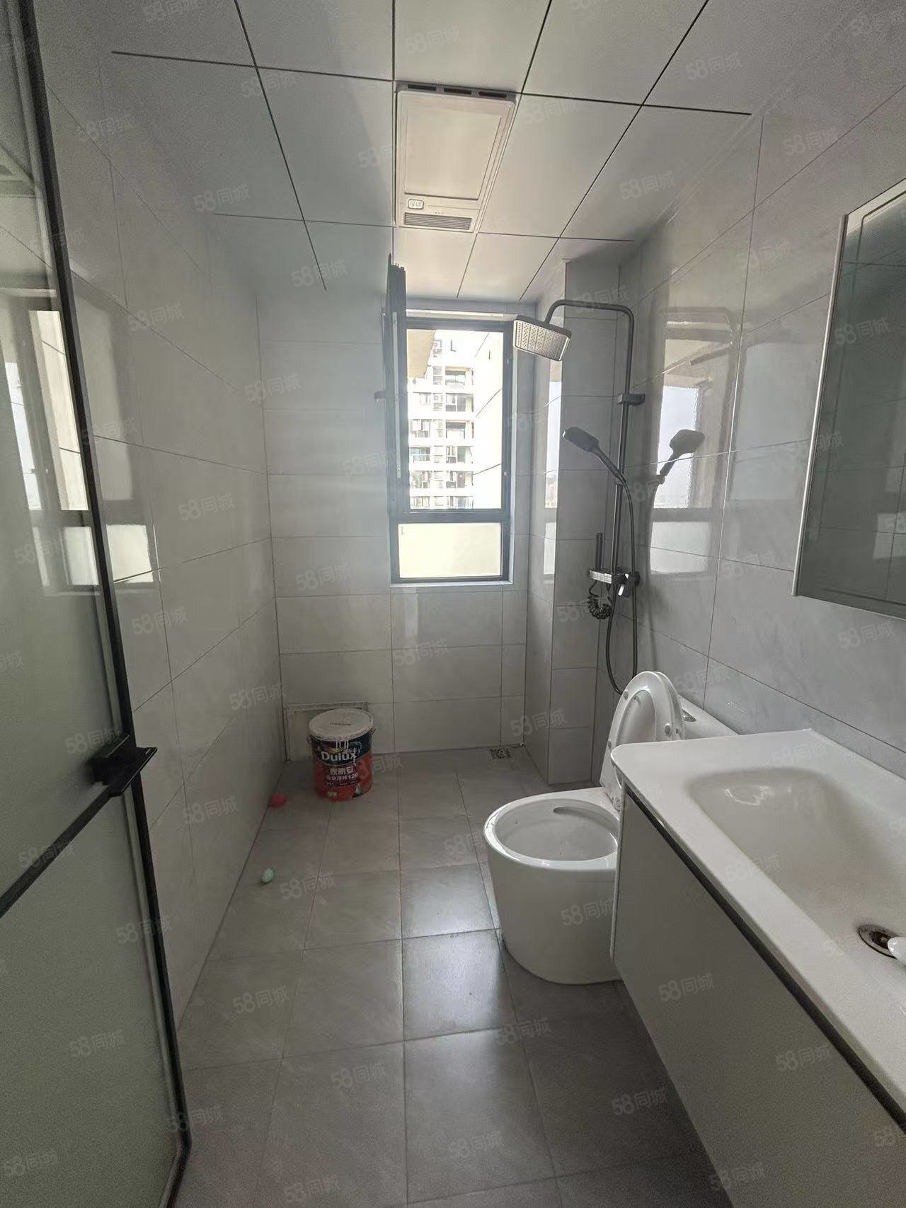 万达大都会公元3室2厅2卫115㎡南北70万