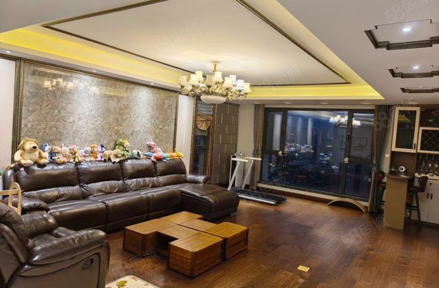 华侨城天鹅堡4室2厅141.14㎡348万二手房图片