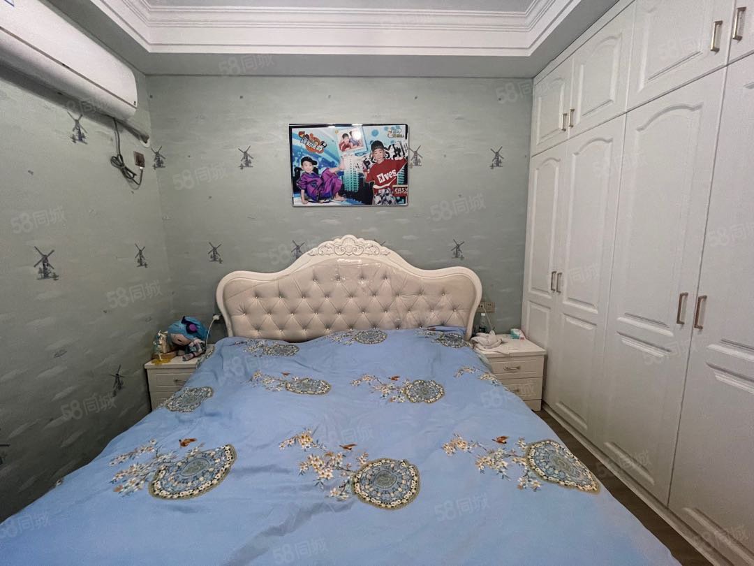 翰林珑城3室2厅1卫110㎡南北64万