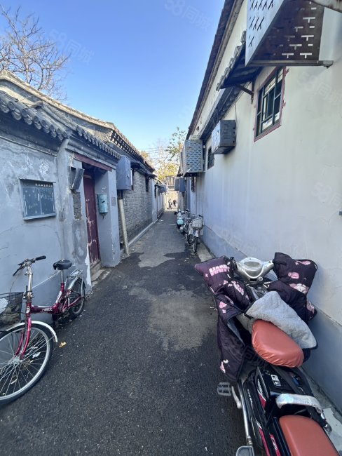 大格巷胡同小區(qū)1室0廳0衛(wèi)12.6㎡北238萬