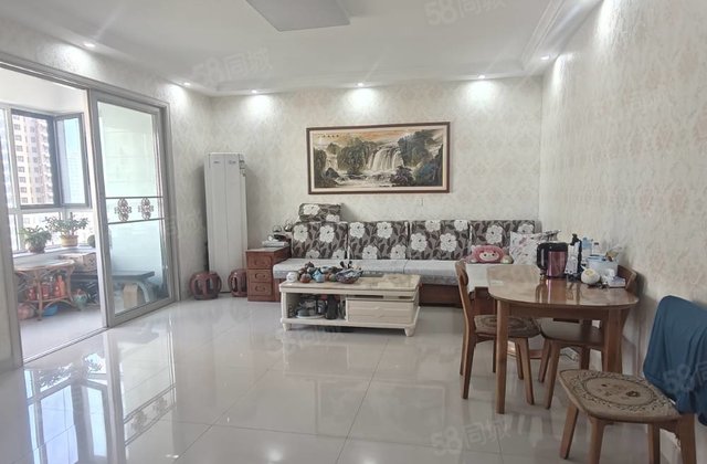 ！金柱绿城电梯中层！精装修干净整洁！位置好