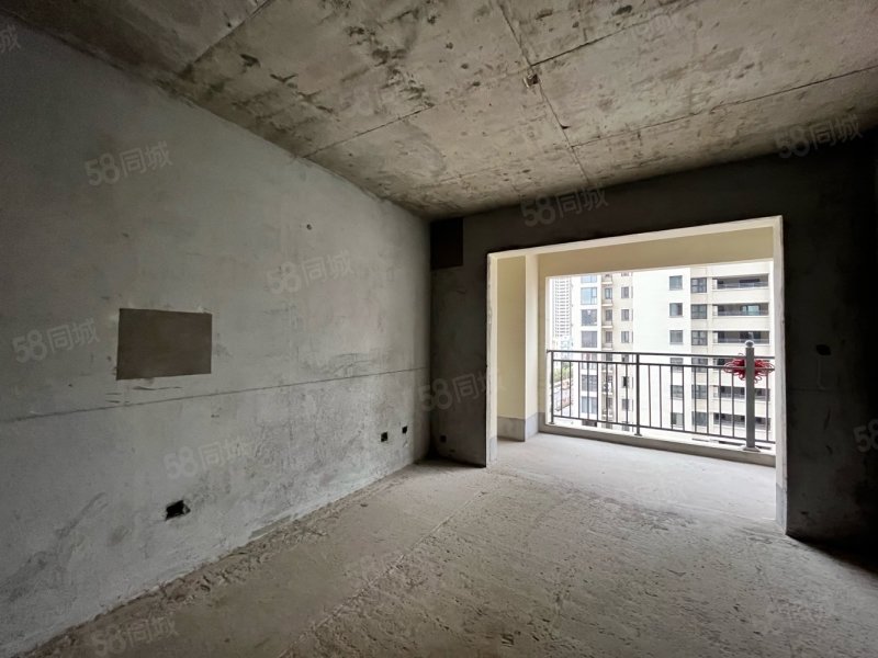 国建公园里3室2厅1卫110㎡南北65万