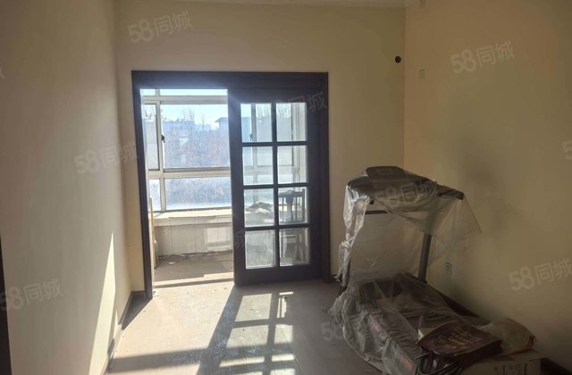 东关，老文轩威尼斯二期，临铃铛湖三室朝阳带车库，看房方便